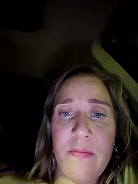 Snapshot of SkyelarSommer chatting on February 19, 12:57 am SkyelarSommer online show from February 19, 12:57 am