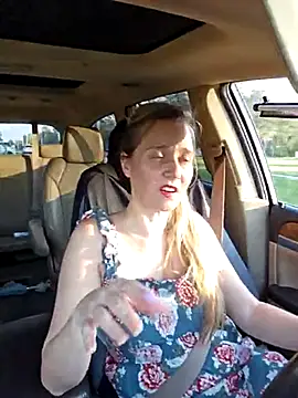 Snapshot of SkyelarSommer chatting on March 5, 10:32 pm SkyelarSommer online show from March 5, 10:32 pm