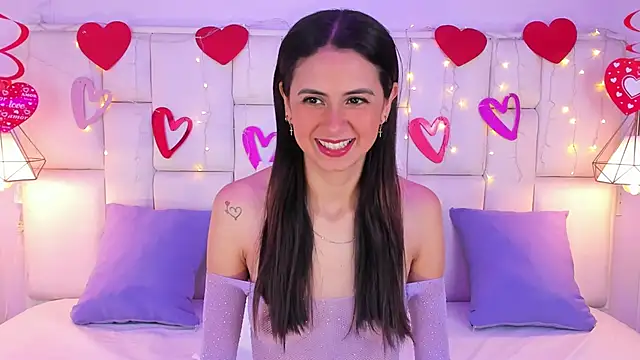 SarahSophia  online show from February 25, 11:30 am