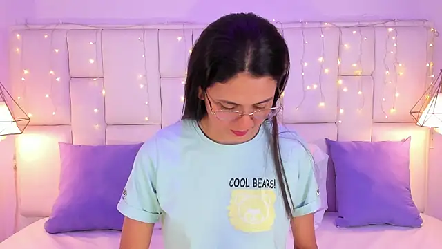 SarahSophia  online show from March 17, 11:42 am