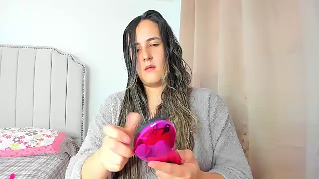 Hanna86 online show from November 29, 8:01 pm