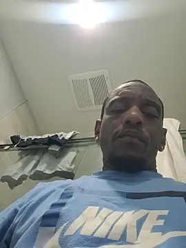 Snapshot of Annonymous607 chatting on December 1, 7:41 pm Annonymous607 online show from December 1, 7:41 pm