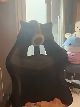 LaPetitechienne1 online show from January 27, 11:22 am