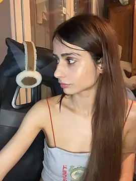 LaPetitechienne1 online show from January 29, 3:04 pm