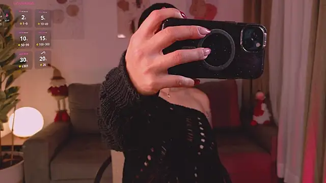 Snapshot of carolinerousev chatting on December 15, 8:35 pm carolinerousev online show from December 15, 8:35 pm