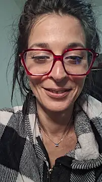 patatinahot87 online show from May 8, 4:01 pm
