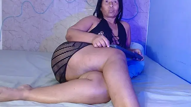 Snapshot of hannapasion chatting on November 2, 2:25 am hannapasion online show from November 2, 2:25 am