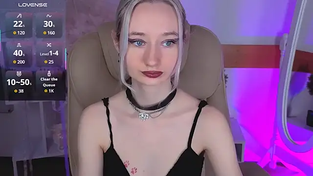 Snapshot of Katia_Kim chatting on January 12, 6:18 am Katia Kim online show from January 12, 6:18 am