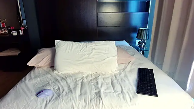 bl4ckdoll  online show from July 24, 5:49 am