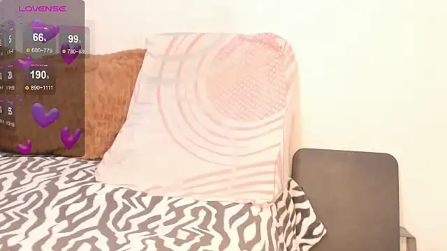 Snapshot of Ammy_isabellaa chatting on October 28, 3:25 pm Ammy isabellaa online show from October 28, 3:25 pm