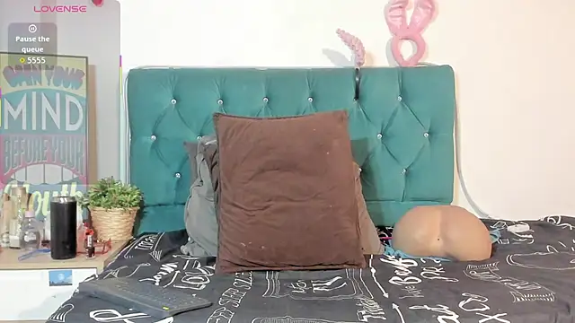 Snapshot of StefanyMiler chatting on May 11, 7:00 pm StefanyMiler online show from May 11, 7:00 pm