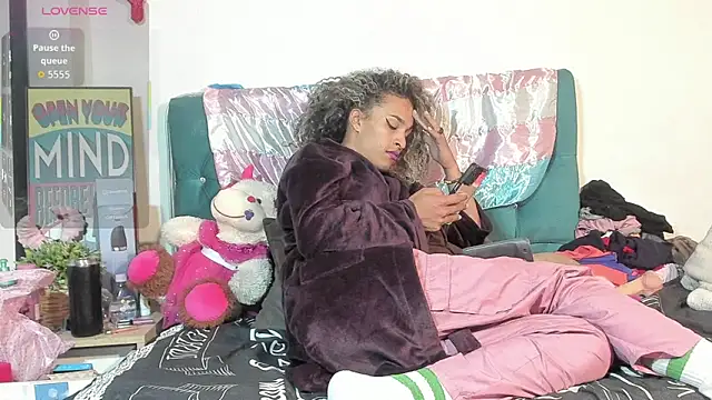 Snapshot of StefanyMiler chatting on June 29, 3:46 am StefanyMiler online show from June 29, 3:46 am