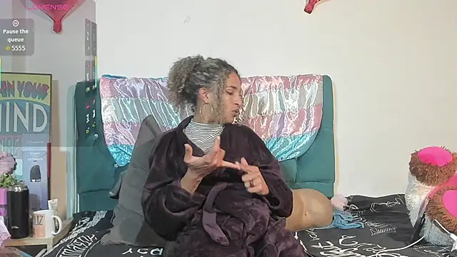 Snapshot of StefanyMiler chatting on July 5, 4:19 am StefanyMiler online show from July 5, 4:19 am