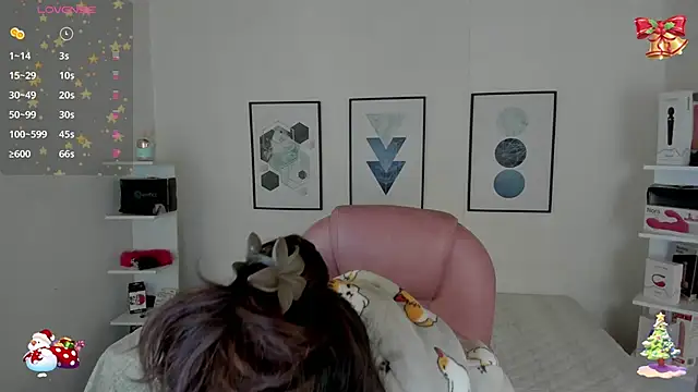 Snapshot of cristal__hot_1 chatting on December 10, 4:02 am cristal hot 1 online show from December 10, 4:02 am