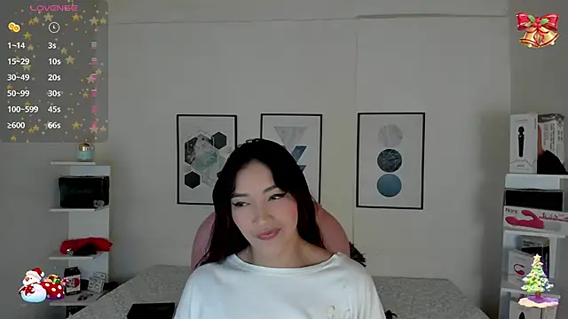 Snapshot of cristal__hot_1 chatting on December 17, 4:01 am cristal hot 1 online show from December 17, 4:01 am