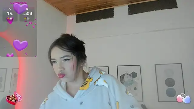 Snapshot of cristal__hot_1 chatting on February 2, 10:13 am cristal hot 1 online show from February 2, 10:13 am