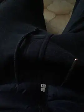 Snapshot of MoochedTape chatting on December 18, 3:11 pm MoochedTape online show from December 18, 3:11 pm