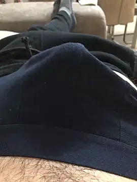 Snapshot of MoochedTape chatting on January 3, 4:33 am MoochedTape online show from January 3, 4:33 am