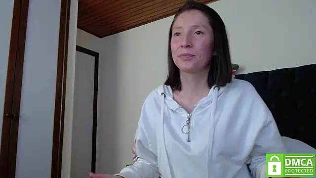 Snapshot of Sophi_Cute chatting on December 29, 7:32 pm Sophi Cute online show from December 29, 7:32 pm