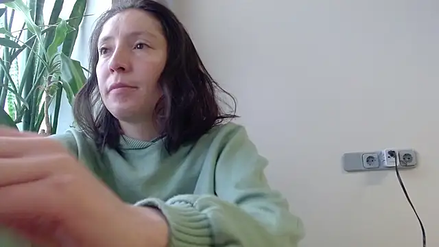 Snapshot of Sophi_Cute chatting on February 9, 12:19 pm Sophi Cute online show from February 9, 12:19 pm