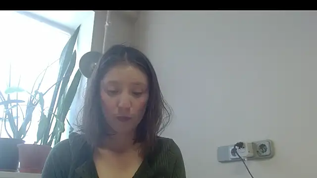 Snapshot of Sophi_Cute chatting on February 24, 2:15 pm Sophi Cute online show from February 24, 2:15 pm