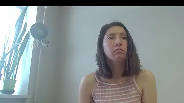 Snapshot of Sophi_Cute chatting on March 14, 12:51 pm Sophi Cute online show from March 14, 12:51 pm