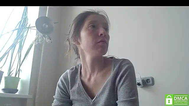 Snapshot of Sophi_Cute chatting on September 20, 9:21 am Sophi Cute online show from September 20, 9:21 am