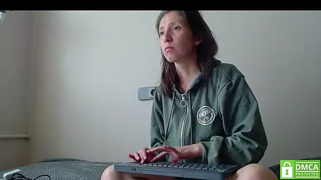 Snapshot of Sophi_Cute chatting on September 30, 10:42 am Sophi Cute online show from September 30, 10:42 am