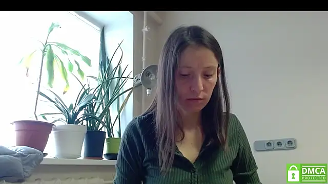 Snapshot of Sophi_Cute chatting on October 5, 10:02 am Sophi Cute online show from October 5, 10:02 am