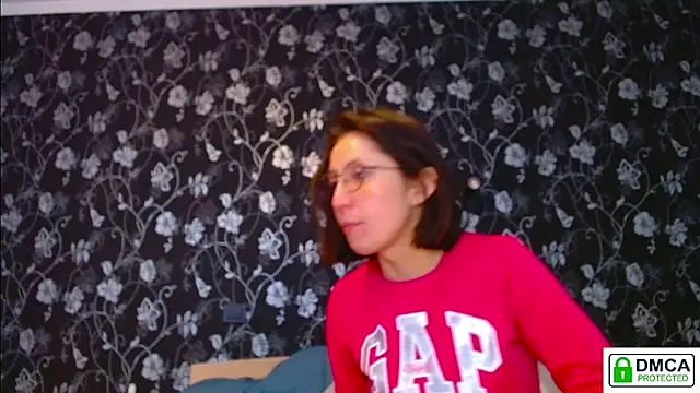 Sophi Cute online show from May 19, 12:33 pm