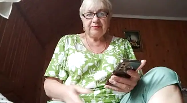 Snapshot of SweetCherry27 chatting on July 3, 5:47 am SweetCherry27 online show from July 3, 5:47 am