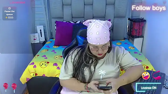 evelin zaens online show from October 22, 4:35 am