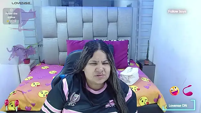 evelin zaens online show from February 19, 4:52 am