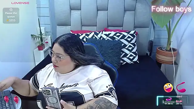 Snapshot of evelin_zaens chatting on May 4, 5:36 am evelin zaens online show from May 4, 5:36 am