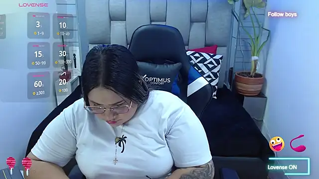 Snapshot of evelin_zaens chatting on May 31, 3:47 am evelin zaens online show from May 31, 3:47 am
