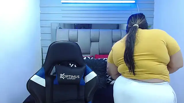 Snapshot of evelin_zaens chatting on June 4, 3:56 am evelin zaens online show from June 4, 3:56 am