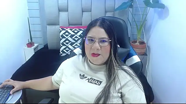 evelin zaens online show from June 24, 3:49 am