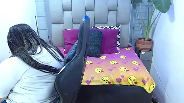 evelin zaens online show from July 14, 4:06 am