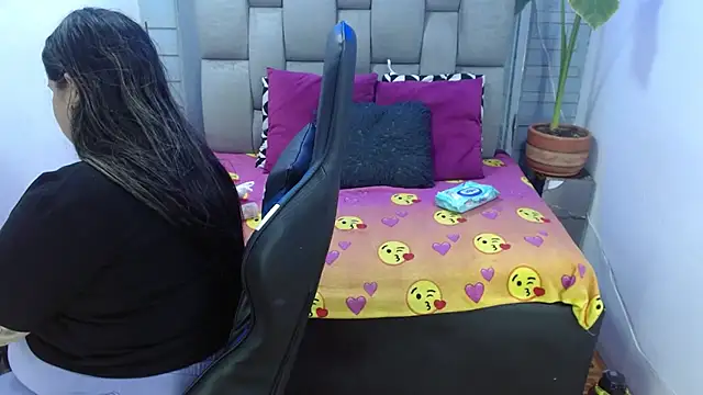 evelin zaens online show from July 22, 3:31 am