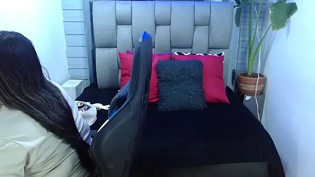evelin zaens online show from July 28, 4:41 am