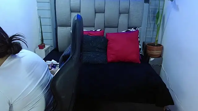 evelin zaens online show from August 1, 4:34 am