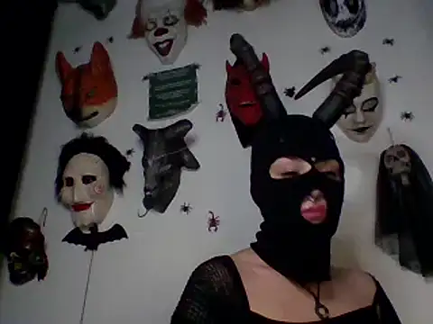 Snapshot of FeticheMacabre chatting on December 4, 12:52 am FeticheMacabre online show from December 4, 12:52 am