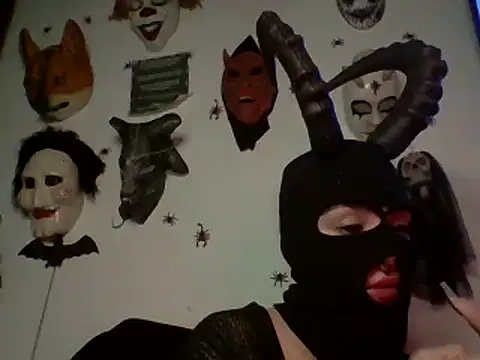 Snapshot of FeticheMacabre chatting on December 7, 12:30 am FeticheMacabre online show from December 7, 12:30 am