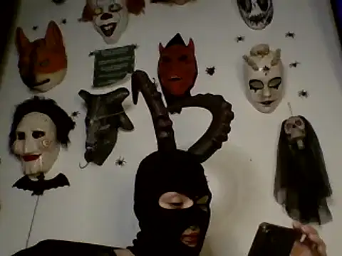 Snapshot of FeticheMacabre chatting on December 8, 2:07 am FeticheMacabre online show from December 8, 2:07 am