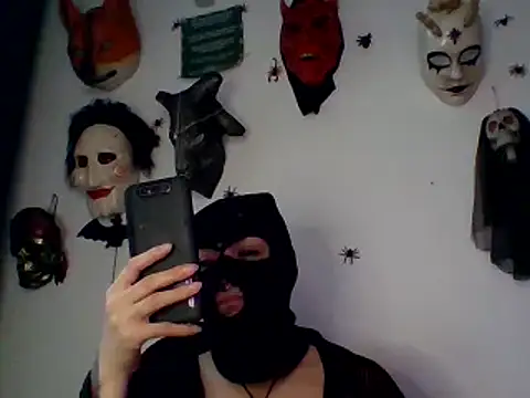 Snapshot of FeticheMacabre chatting on December 13, 8:58 pm FeticheMacabre online show from December 13, 8:58 pm