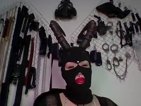 Snapshot of FeticheMacabre chatting on January 5, 3:43 am FeticheMacabre online show from January 5, 3:43 am