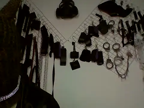 Snapshot of FeticheMacabre chatting on January 11, 12:44 am FeticheMacabre online show from January 11, 12:44 am