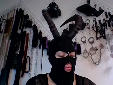 Snapshot of FeticheMacabre chatting on January 15, 8:37 pm FeticheMacabre online show from January 15, 8:37 pm