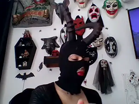 Snapshot of FeticheMacabre chatting on October 26, 4:35 pm FeticheMacabre online show from October 26, 4:35 pm