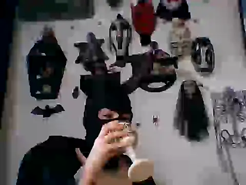 Snapshot of FeticheMacabre chatting on November 19, 7:47 pm FeticheMacabre online show from November 19, 7:47 pm